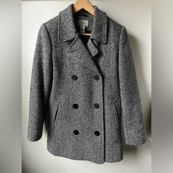 LL BEAN Herringbone Double‎ Breasted Peacoat Wool Thinsulate Classic Academia 6 - Picture 1 of 7